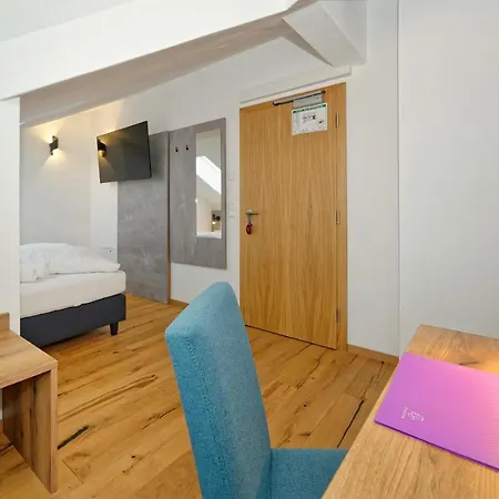 Hotel 17 Seen 3*